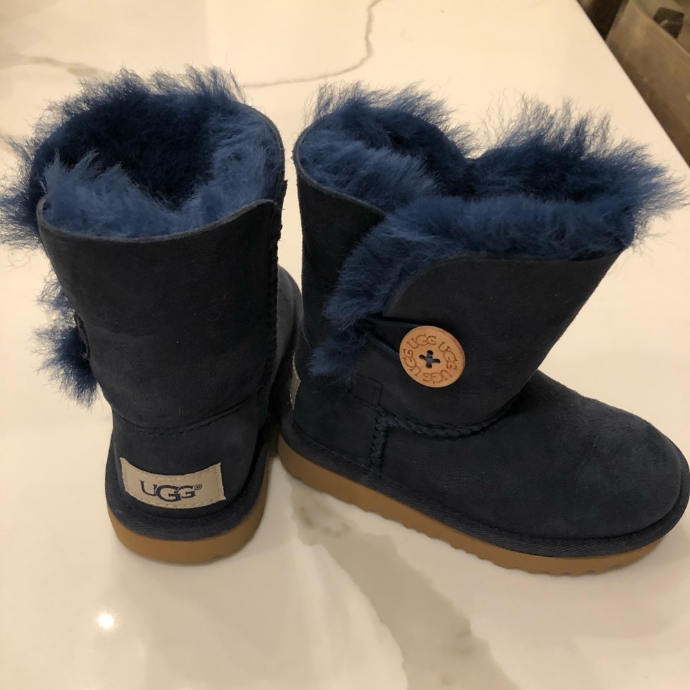 Ugg Girls size 8 Navy new Bailey Button Boots